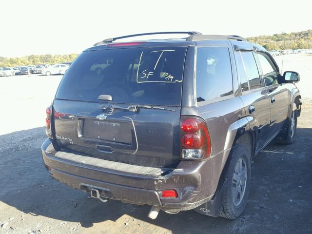 1GNDT13SX62121165 - 2006 CHEVROLET TRAILBLAZE GRAY photo 4