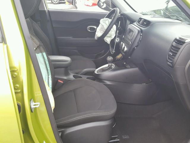 KNDJN2A24E7726167 - 2014 KIA SOUL GREEN photo 5