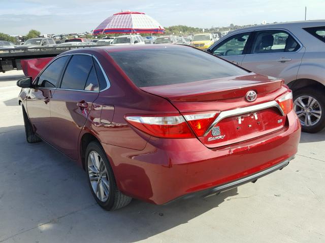 4T1BF1FK1GU575924 - 2016 TOYOTA CAMRY LE წითელი ფოტო 3