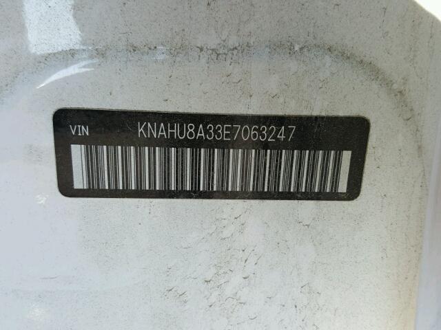 KNAHU8A33E7063247 - 2014 KIA RONDO WHITE photo 10