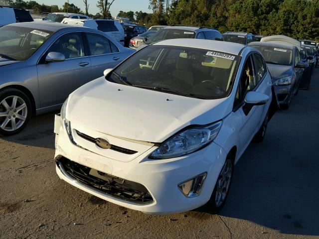 3FADP4FJ4CM106088 - 2012 FORD FIESTA SES WHITE photo 2