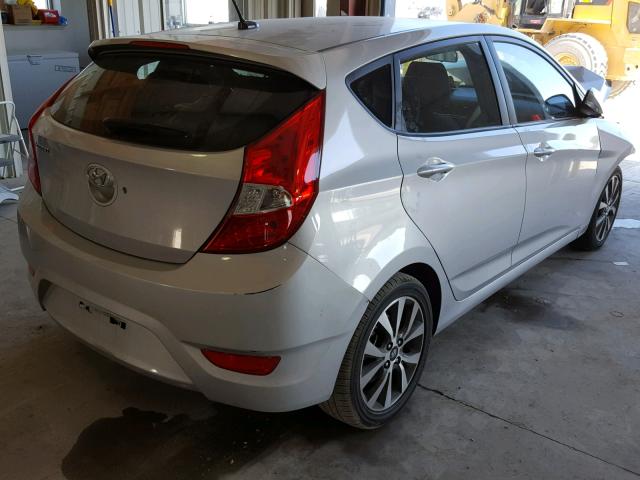 KMHCU5AE2HU332787 - 2017 HYUNDAI ACCENT SPO SILVER photo 4