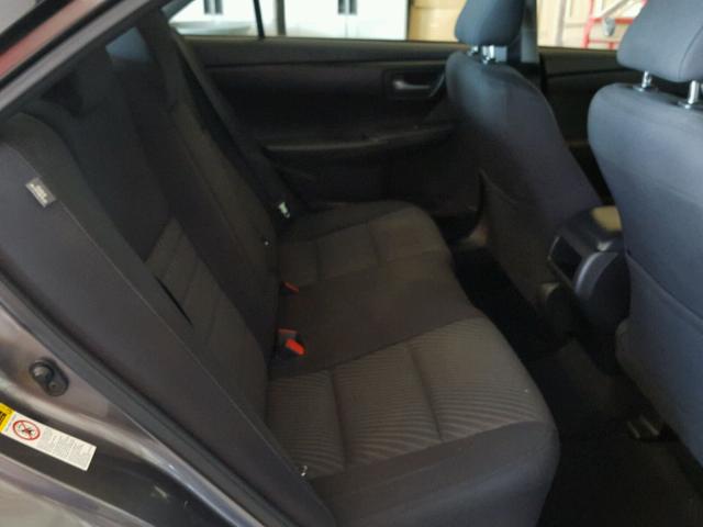 4T1BF1FK0GU138884 - 2016 TOYOTA CAMRY LE 灰色 照片 6