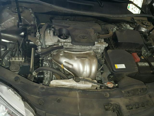 4T1BF1FK0GU138884 - 2016 TOYOTA CAMRY LE 灰色 照片 7