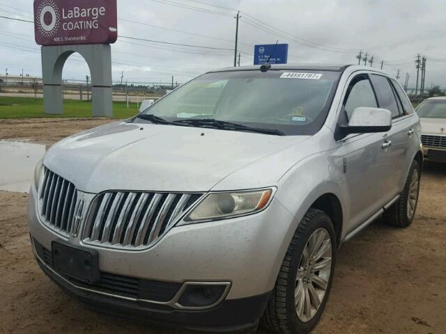 2LMDJ6JK8BBJ04402 - 2011 LINCOLN MKX SILVER photo 2