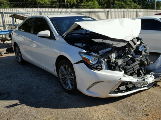 4T1BF1FK7GU128840 - 2016 TOYOTA CAMRY LE WHITE photo 1