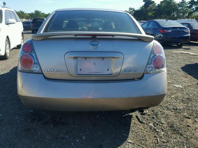 1N4AL11D35C327202 - 2005 NISSAN ALTIMA S SILVER photo 9