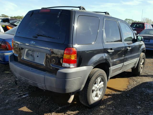 1FMYU03Z87KB27767 - 2007 FORD ESCAPE XLT BLACK photo 4