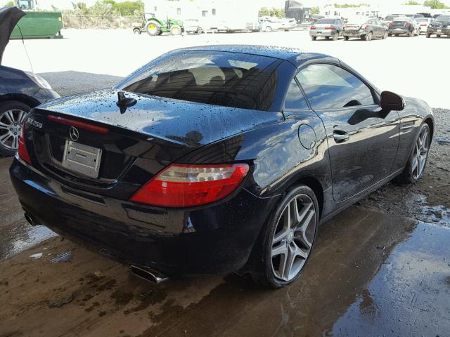 WDDPK4HA5DF057980 - 2013 MERCEDES-BENZ SLK 250 BLACK photo 4