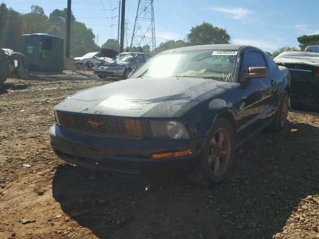 1ZVFT80N065174736 - 2006 FORD MUSTANG BLACK photo 2