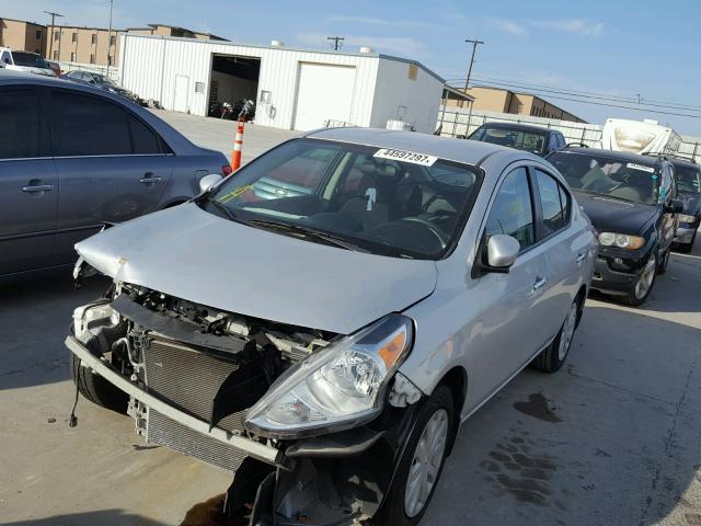 3N1CN7AP9FL811622 - 2015 NISSAN VERSA S SILVER photo 2