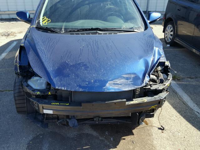 5NPDH4AEXGH765645 - 2016 HYUNDAI ELANTRA SE BLUE photo 9