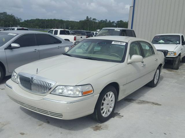 1LNHM81V07Y600413 - 2007 LINCOLN TOWN CAR S BEIGE photo 2