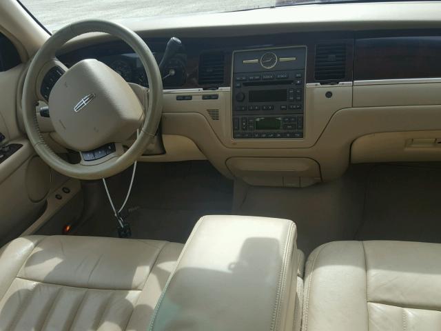 1LNHM81V07Y600413 - 2007 LINCOLN TOWN CAR S BEIGE photo 9