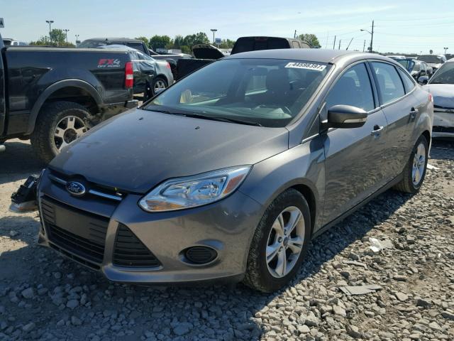 1FADP3F27EL143031 - 2014 FORD FOCUS SE CHARCOAL photo 2