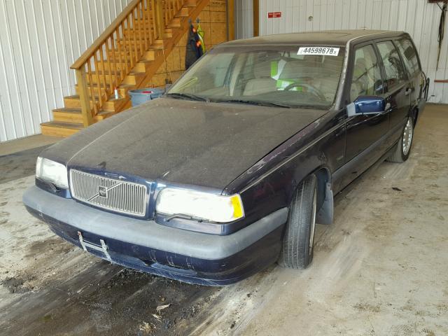 YV1LW552XR2017094 - 1994 VOLVO 850 BLUE photo 2