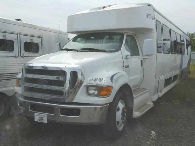 3FRNF65CX8V691313 - 2008 FORD F650 SUPER WHITE photo 2