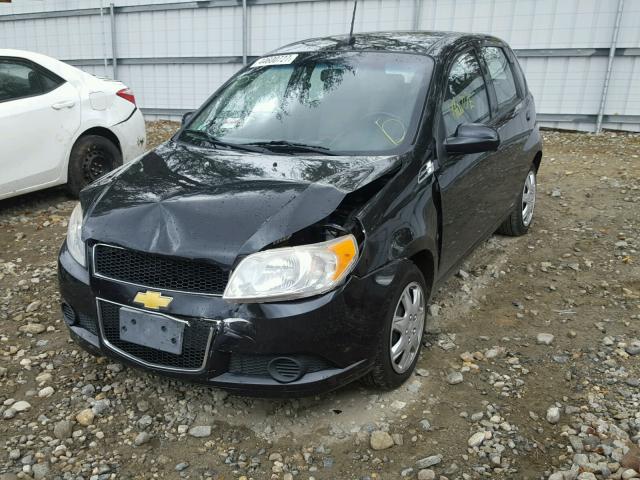 KL1TD66EX9B658926 - 2009 CHEVROLET AVEO LS BLACK photo 2