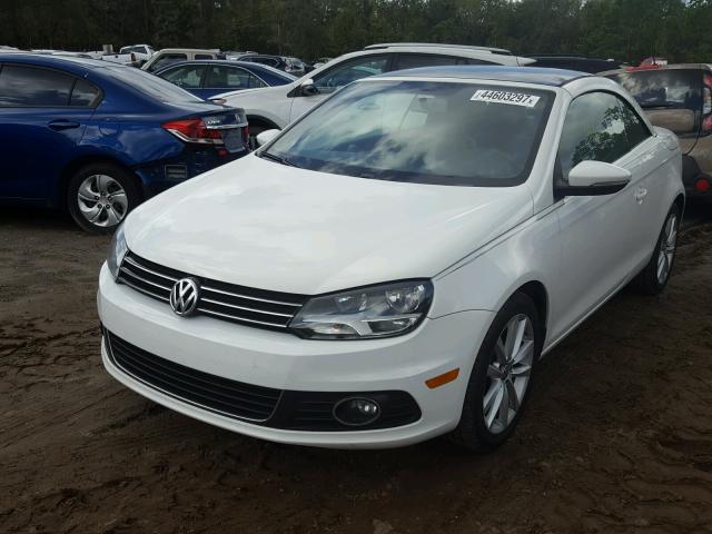 WVWBW7AH6CV000015 - 2012 VOLKSWAGEN EOS KOMFOR თეთრი ფოტო 2