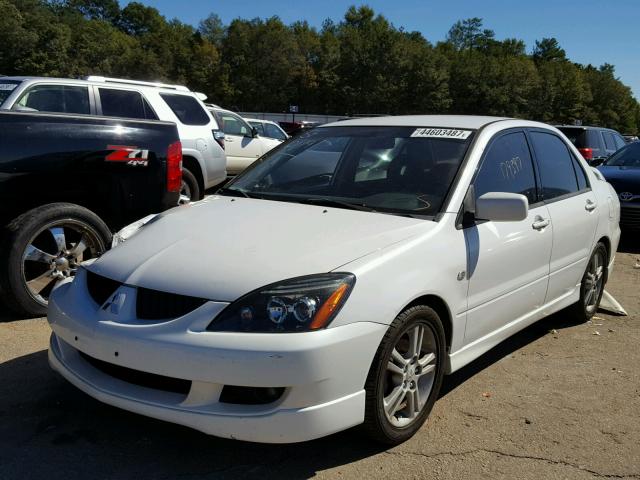 JA3AJ66F04U026322 - 2004 MITSUBISHI LANCER WHITE photo 2