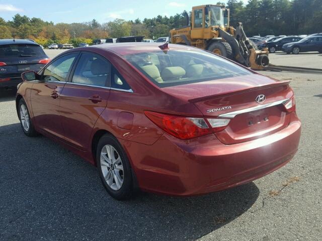 5NPEB4ACXDH561900 - 2013 HYUNDAI SONATA GLS RED photo 3