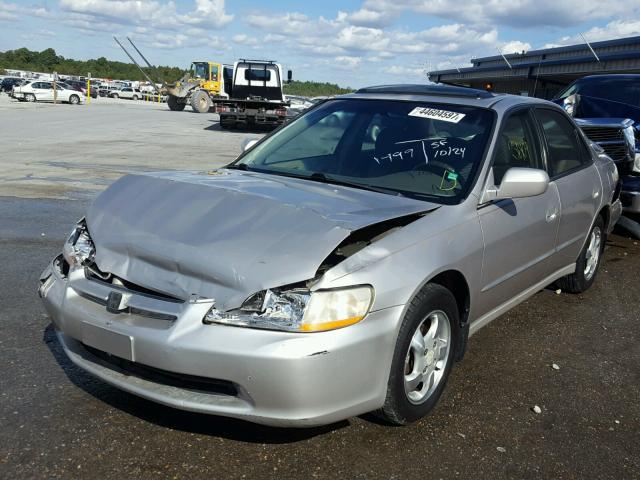 1HGCG5652XA105119 - 1999 HONDA ACCORD EX SILVER photo 2