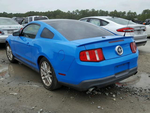 1ZVBP8AM8C5242110 - 2012 FORD MUSTANG BLUE photo 3