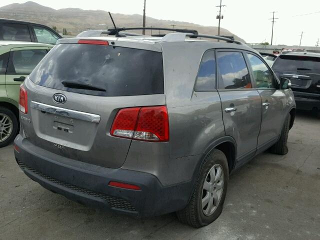 5XYKT3A16BG162673 - 2011 KIA SORENTO SILVER photo 4