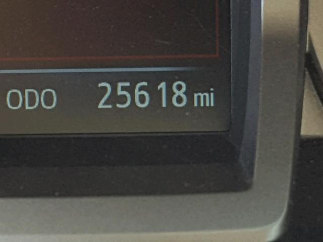 3TMAZ5CN2GM014388 - 2016 TOYOTA TACOMA DOU WHITE photo 8