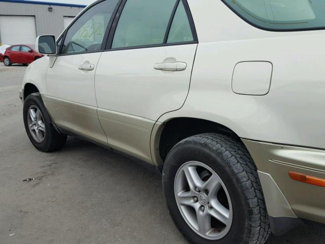 JT6HF10U5X0025486 - 1999 LEXUS RX 300 WHITE photo 9