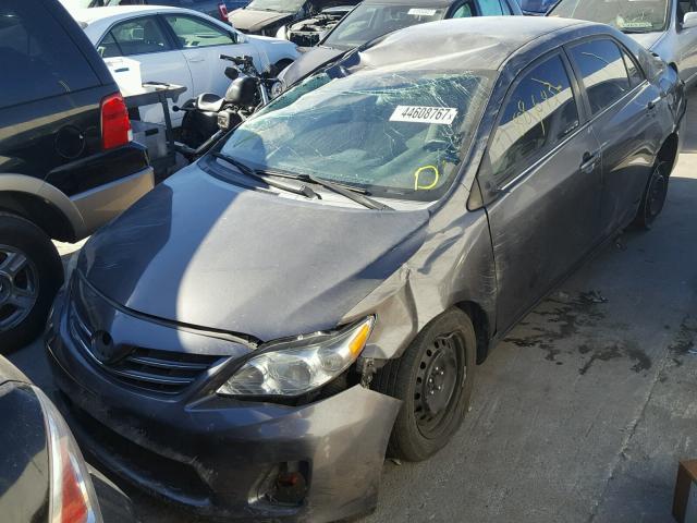 5YFBU4EEXDP085577 - 2013 TOYOTA COROLLA BA GRAY photo 2