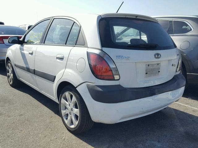 KNADE163676234819 - 2007 KIA RIO 5 SX WHITE photo 3