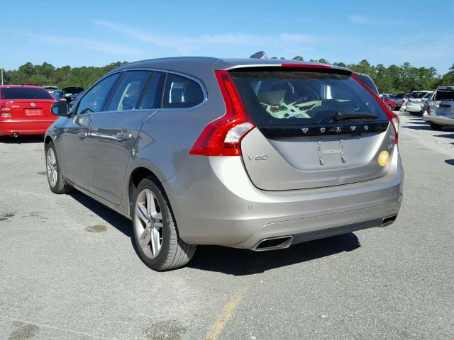 YV140MED8F1193418 - 2015 VOLVO V60 BROWN photo 3