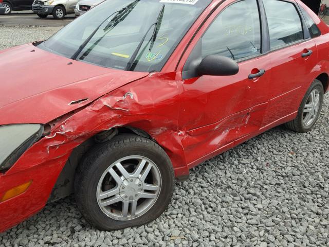 1FAFP34383W330066 - 2003 FORD FOCUS SE C RED photo 9