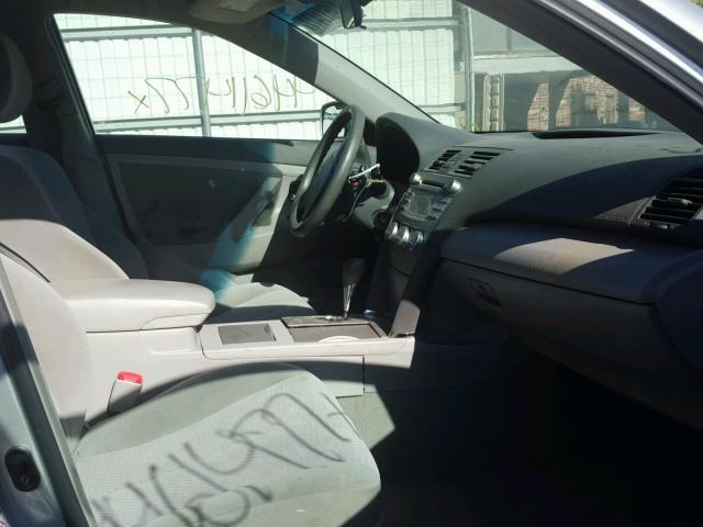 4T4BF3EK2BR127512 - 2011 TOYOTA CAMRY BASE SILVER photo 5