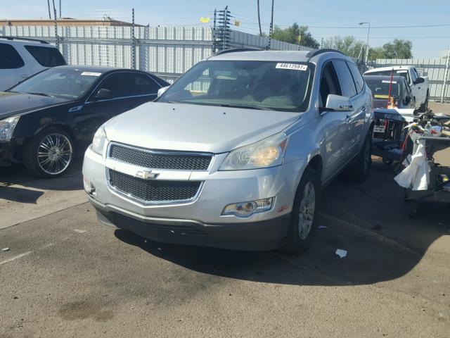 1GNLRFED9AJ206406 - 2010 CHEVROLET TRAVERSE L SILVER photo 2