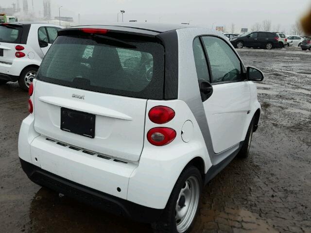 WMEEJ3BA1DK715598 - 2013 SMART FORTWO PUR WHITE photo 4