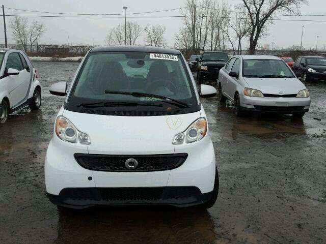 WMEEJ3BA1DK715598 - 2013 SMART FORTWO PUR WHITE photo 9