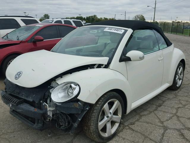 3VWFF31Y27M413346 - 2007 VOLKSWAGEN NEW BEETLE 白色 照片 2