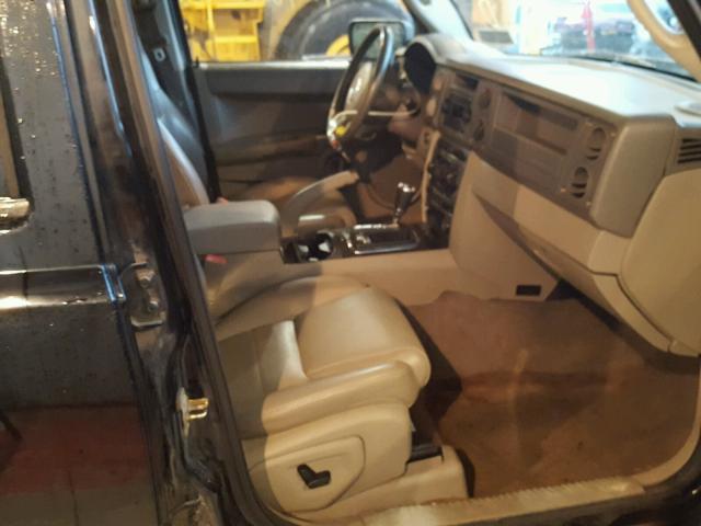 1J8HG48N86C285486 - 2006 JEEP COMMANDER BLACK photo 5