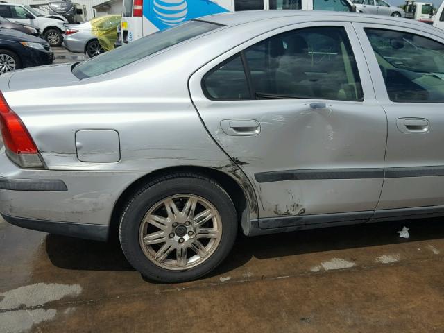 YV1RS61T932272398 - 2003 VOLVO S60 Արծաթագույն լուսանկար 10