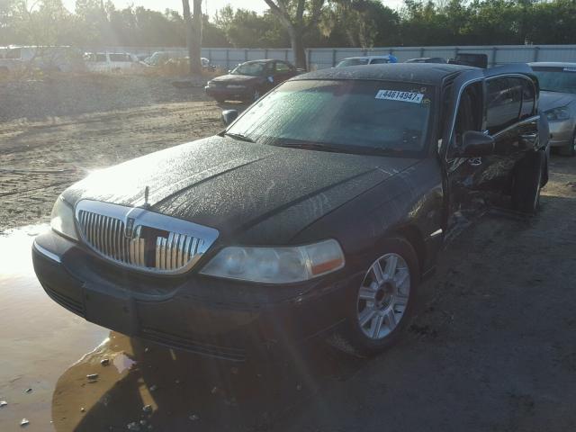 2LNBL8EV4AX622456 - 2010 LINCOLN TOWN CAR E BLACK photo 2