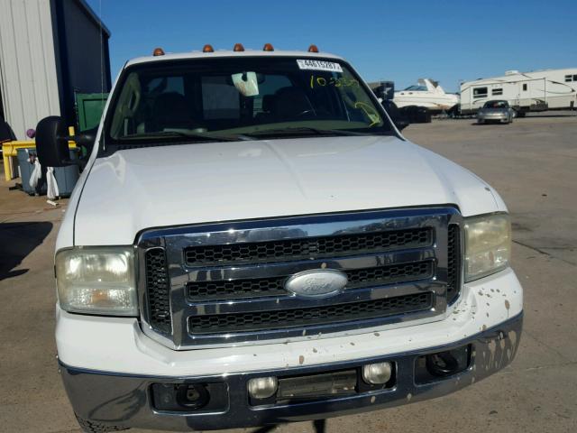 1FTWW32P45EB80100 - 2005 FORD F350 WHITE photo 9