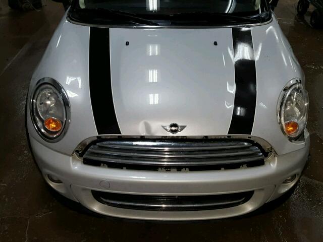 WMWZF3C53BT187652 - 2011 MINI COOPER CLU SILVER photo 7