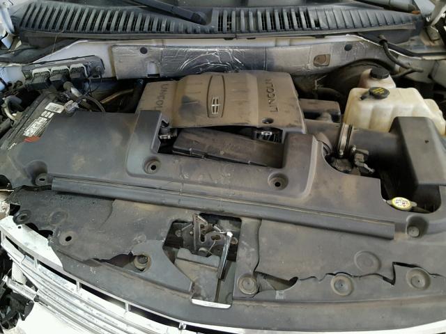 5LMJJ2H54AEJ01312 - 2010 LINCOLN NAVIGATOR 奶油色 照片 7