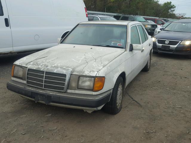 WDBEA26DXMB392082 - 1991 MERCEDES-BENZ 300 E 2.6 WHITE photo 2