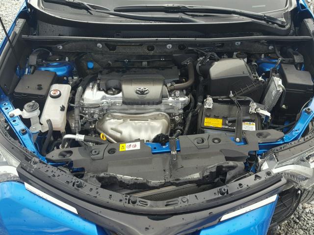 JTMWFREV8HD093923 - 2017 TOYOTA RAV4 BLUE photo 7