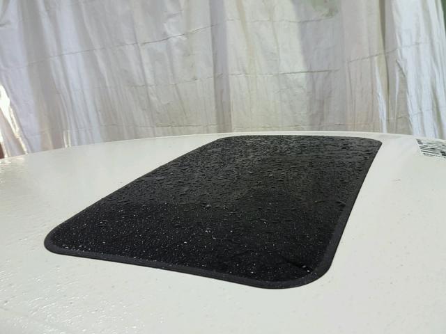 WVWPF7AJ2DW072057 - 2013 VOLKSWAGEN GOLF R WHITE photo 9