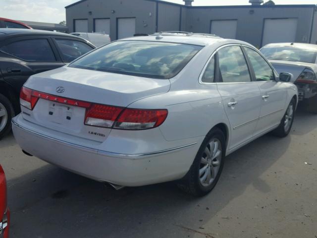 KMHFC46F67A206833 - 2007 HYUNDAI AZERA SE WHITE photo 4