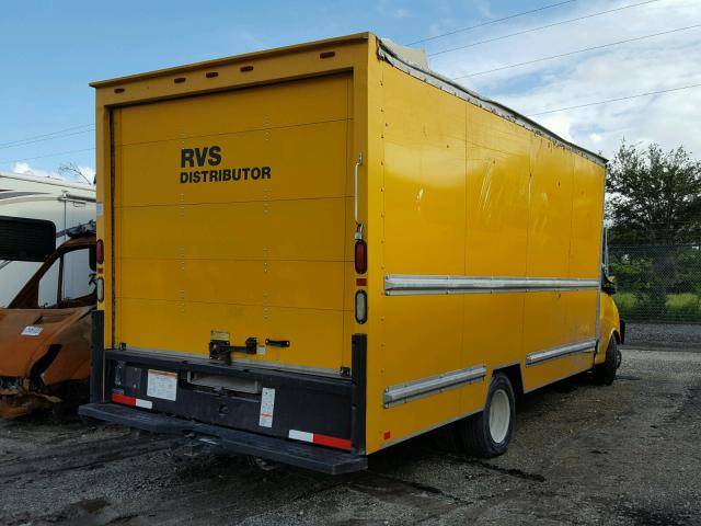 1GD374CG6B1901228 - 2011 GMC SAVANA CUT YELLOW photo 4